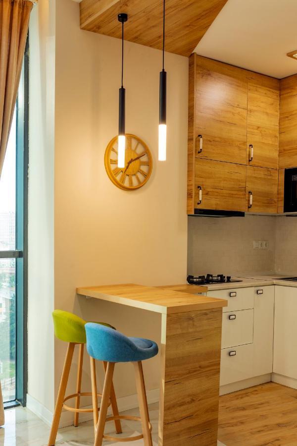 Entire Flat With City Skyline View - Two Bedrooms Batumi Exterior photo