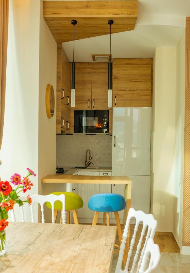 Entire Flat With City Skyline View - Two Bedrooms Batumi Exterior photo